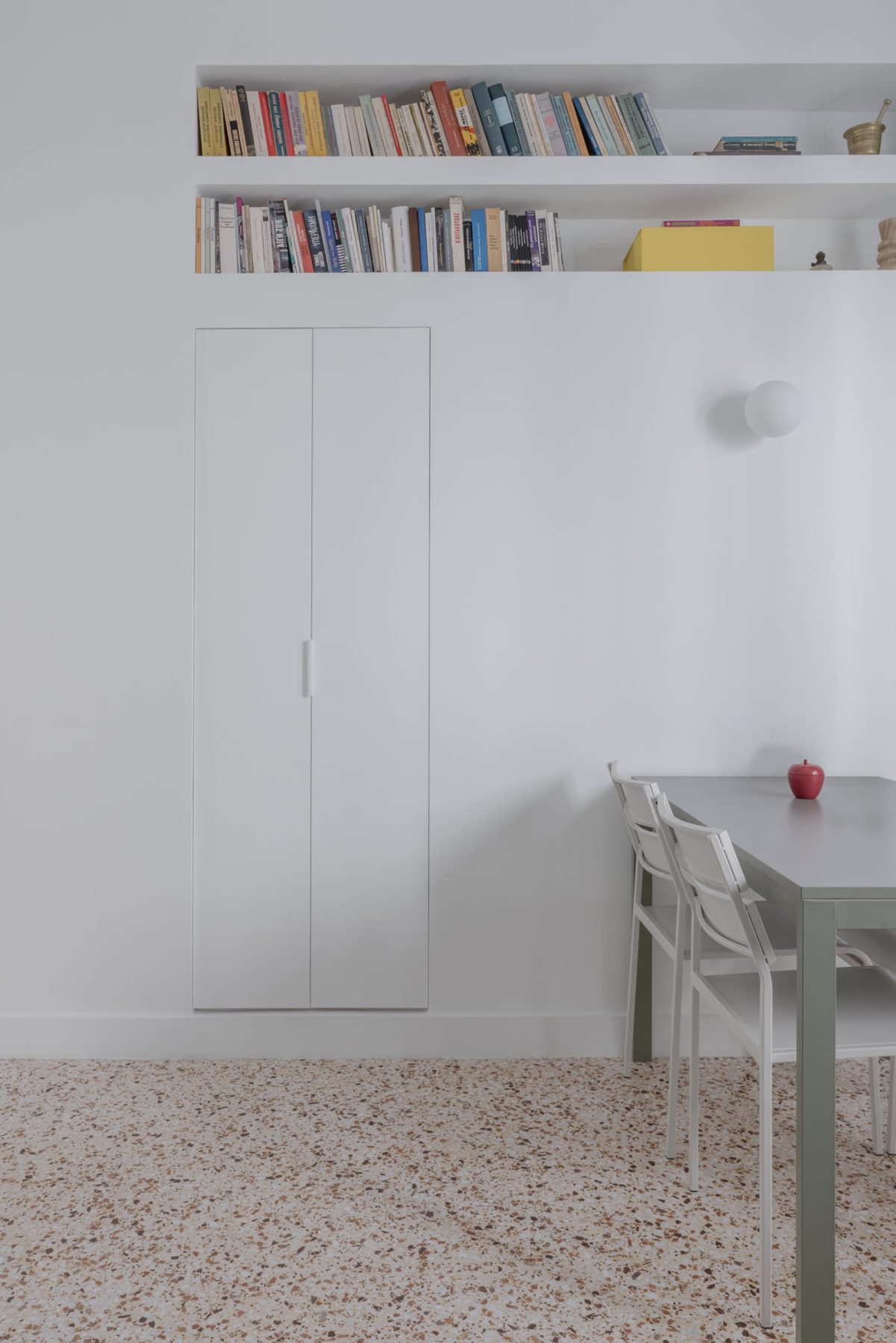 Archisearch More with Less: Studio Lok reconnects an Athenian apartment with the greenery of Finopoulou Hill