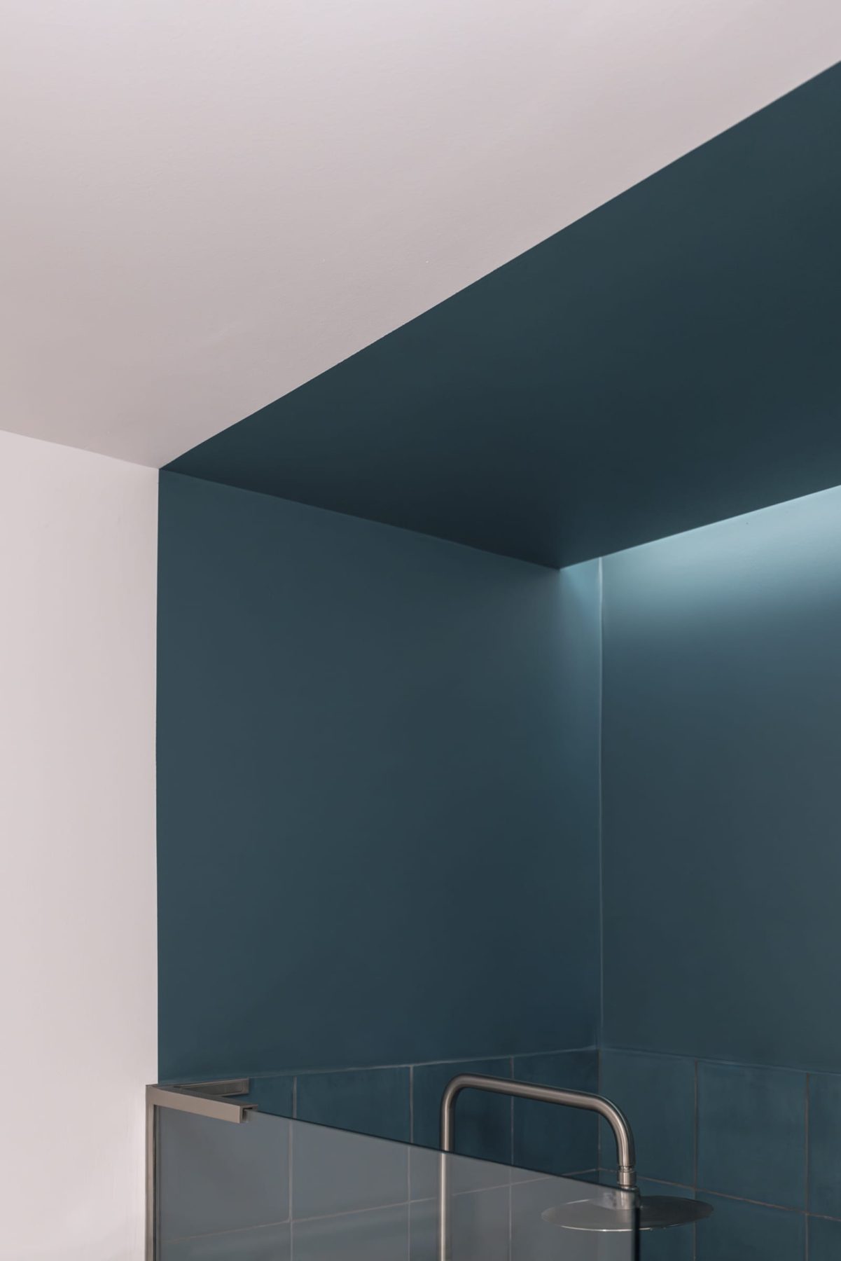 Archisearch More with Less: Studio Lok reconnects an Athenian apartment with the greenery of Finopoulou Hill