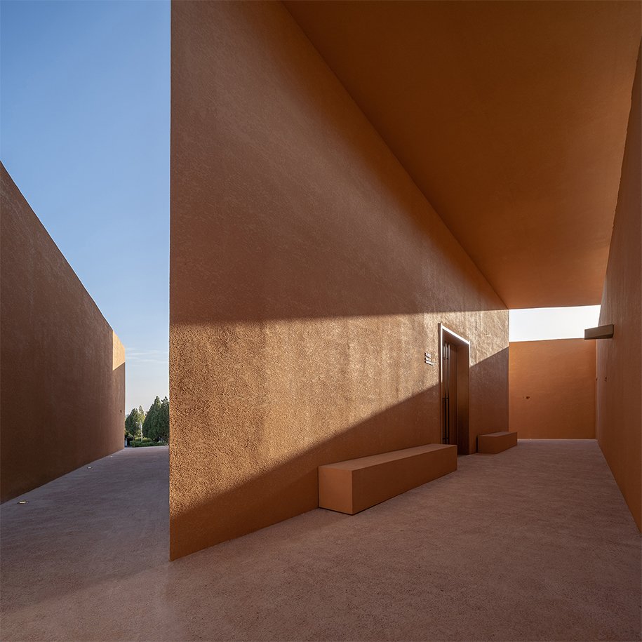 Archisearch Hall of Immortality: a triangle approach of a space devoted to the journey of life at Longshan Cemetery | Studio 10