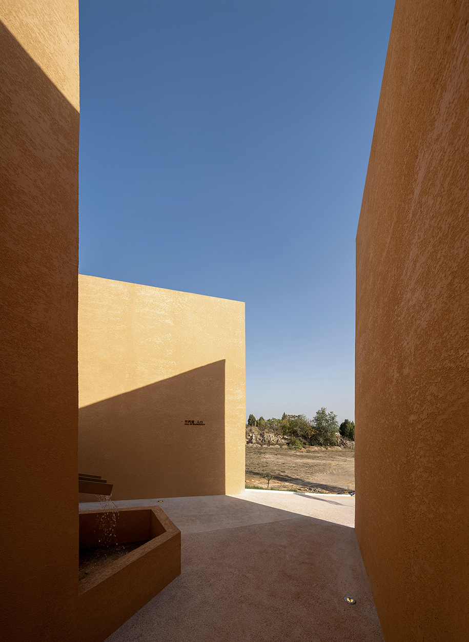 Archisearch Hall of Immortality: a triangle approach of a space devoted to the journey of life at Longshan Cemetery | Studio 10