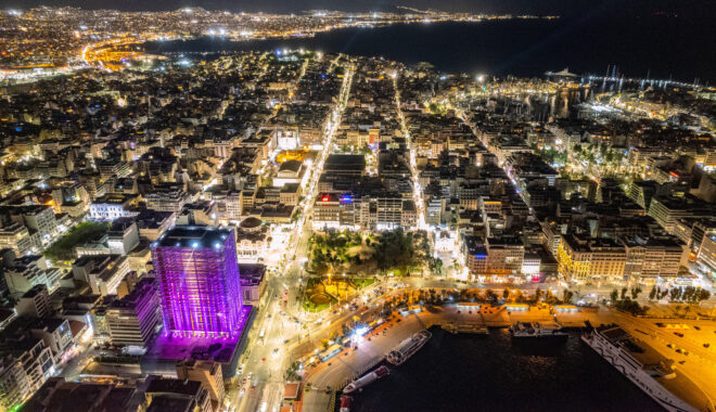 Archisearch - O Πύργος του Πειραιά φωταγωγήθηκε | Archisearch