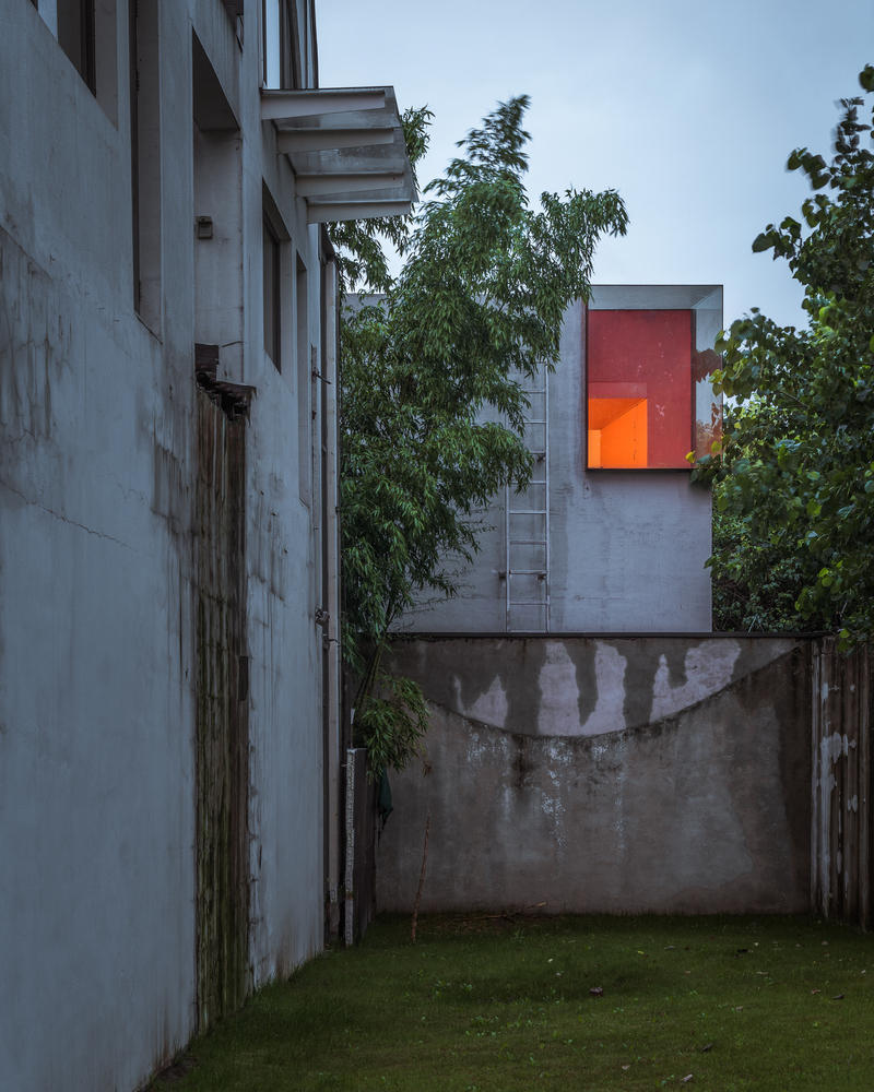 Archisearch Wutopia Lab shifts dwelling from an Isozaki-designed artist's studio to an adjacent one