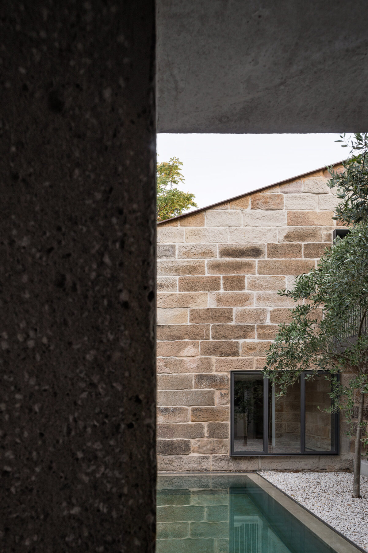 Archisearch D'Ettorre Architects designed Italianate House in Sidney using FerroFinestra W40 steel system by Ottostumm | Mogs