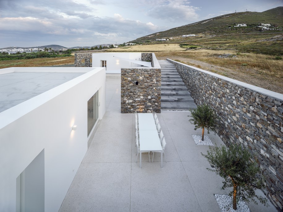 React Architects, Natasha Deliyianni, Yiorgos  Spiridonos, Greece, Paros, The Hug, House, Residence, Cycladic architecture