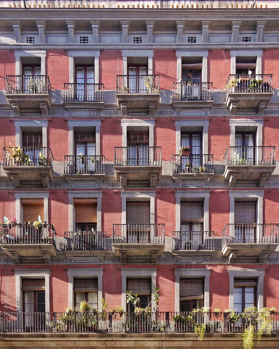 Barcelona, facades, photography, instagram, Roc Isern, patterns, geometrical shapes, textures, colors, shadows
