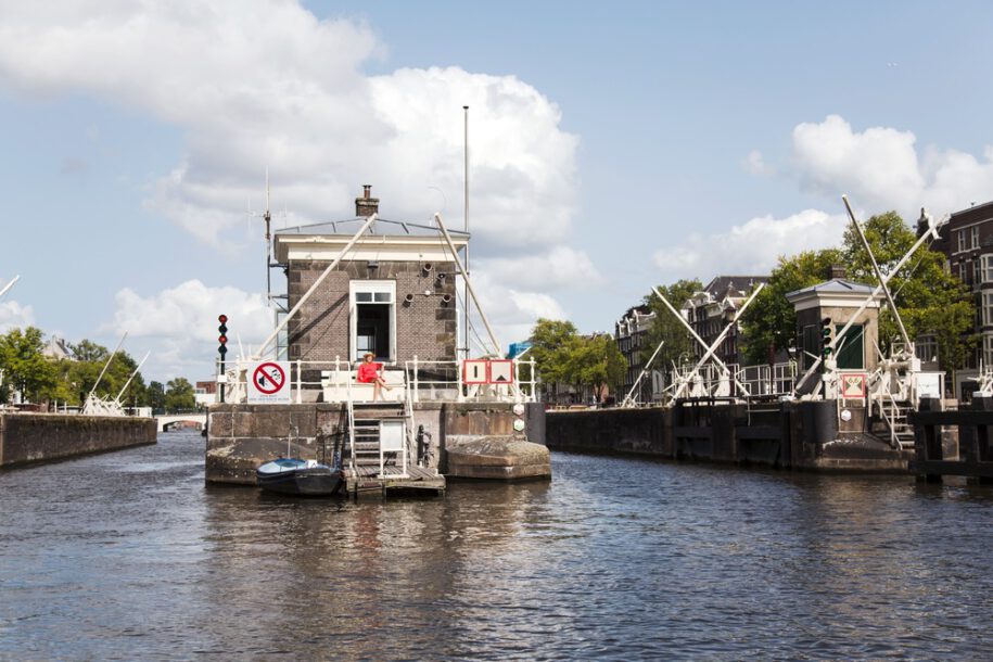 Archisearch SWEETS hotel, an initiative and co-creation of architecture office Space&Matter, transforms Amsterdam’s former bridge houses into independent hotel rooms