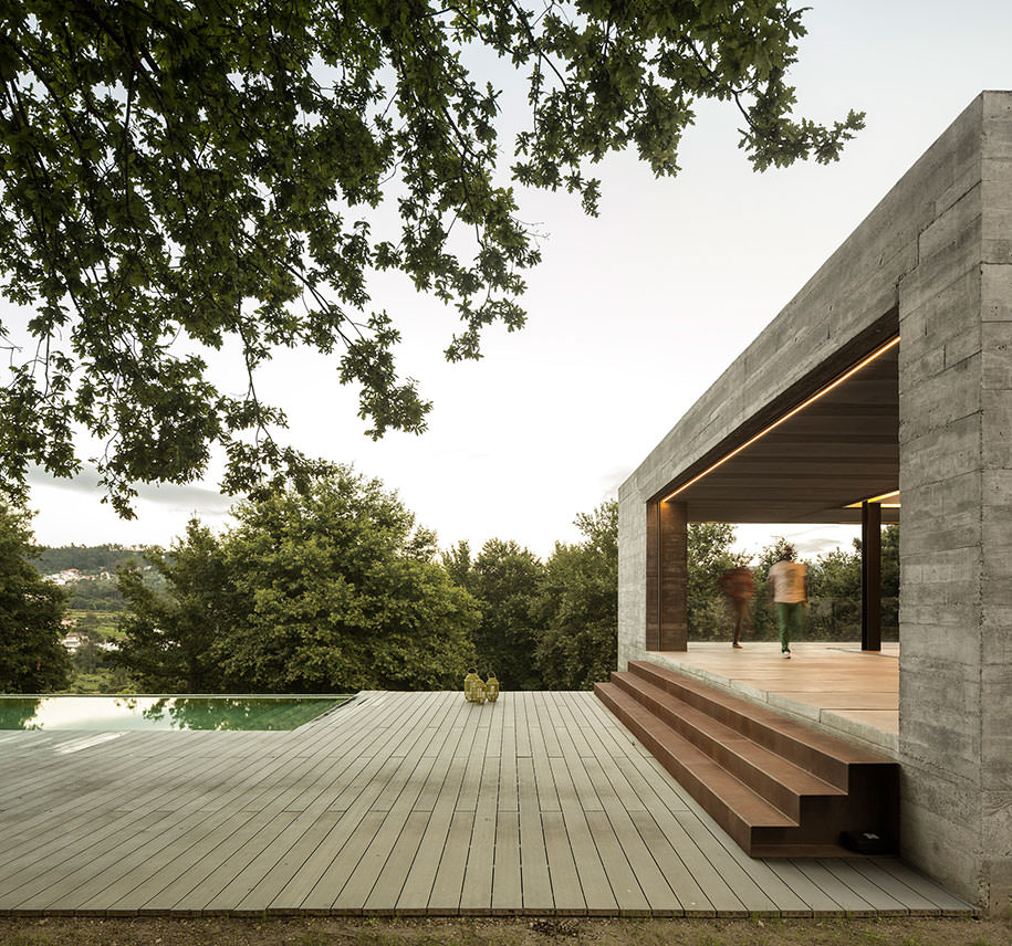 Archisearch Sambade House: a House in the Portuguese Countryside by Spaceworkers