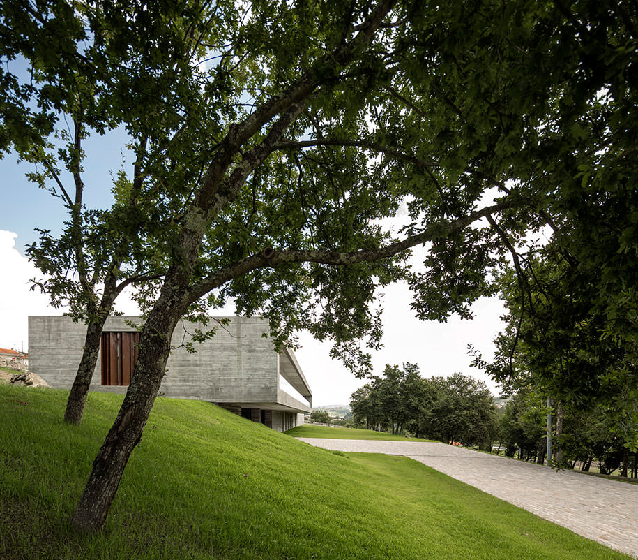 Archisearch Sambade House: a House in the Portuguese Countryside by Spaceworkers