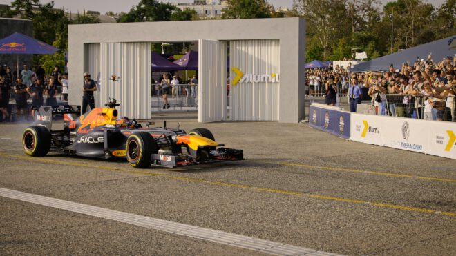 Archisearch - Υπερθέαμα με προσέλευση 160.000 θεατών στο Red Bull Showrun by ALUMIL στη Θεσσαλονίκη