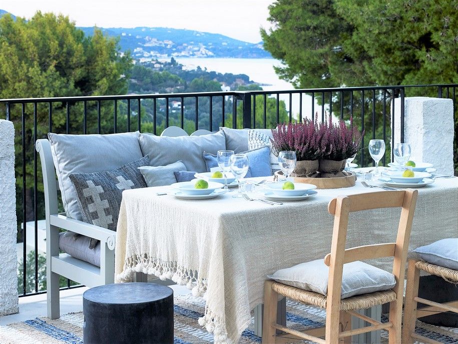 Archisearch Aegean Beauty: Skiathos Blu Hotel / Stones and Walls