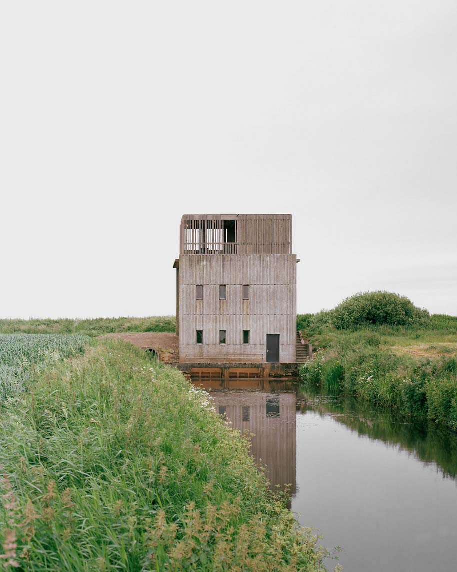 Archisearch Skjern River Pump Stations fill the purpose of mediating between a repressed past and contemporary life / Johansen Skovsted Arkitekter