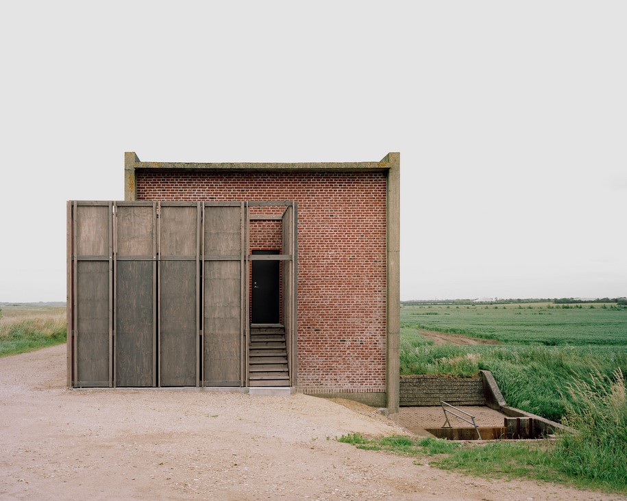 Archisearch Skjern River Pump Stations fill the purpose of mediating between a repressed past and contemporary life / Johansen Skovsted Arkitekter