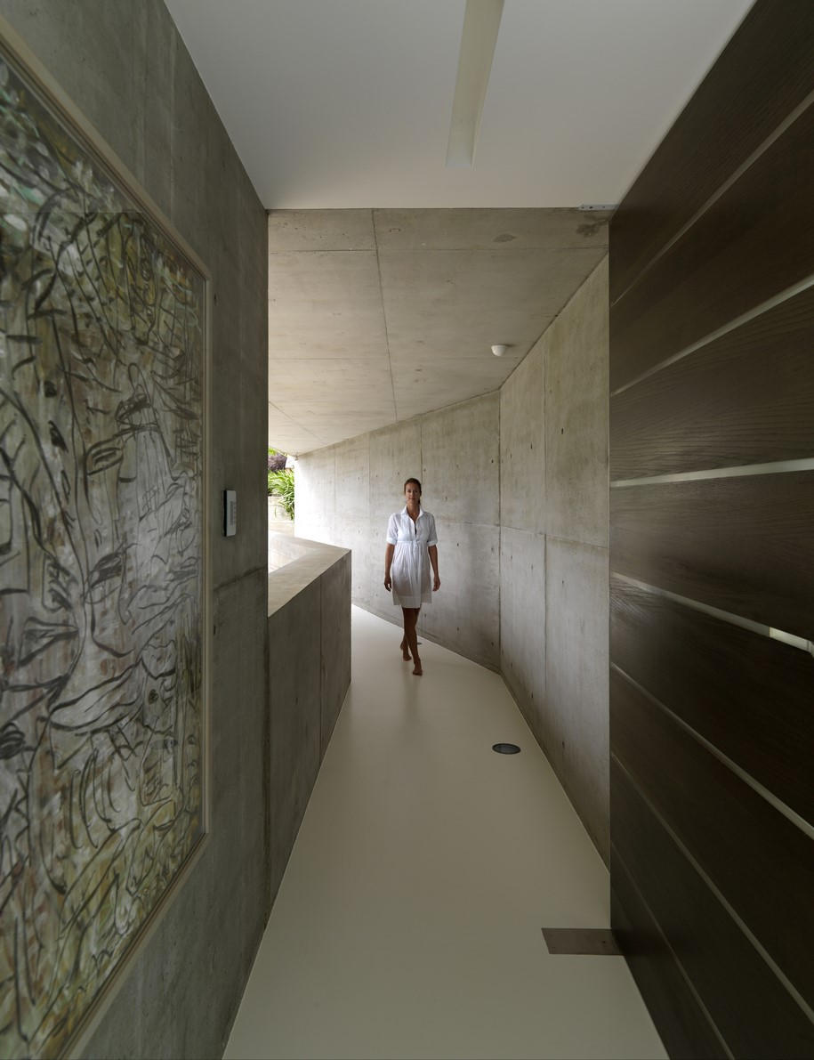 Archisearch The Exquisite Waterscape within Solis House / Renato D'Ettorre Architects