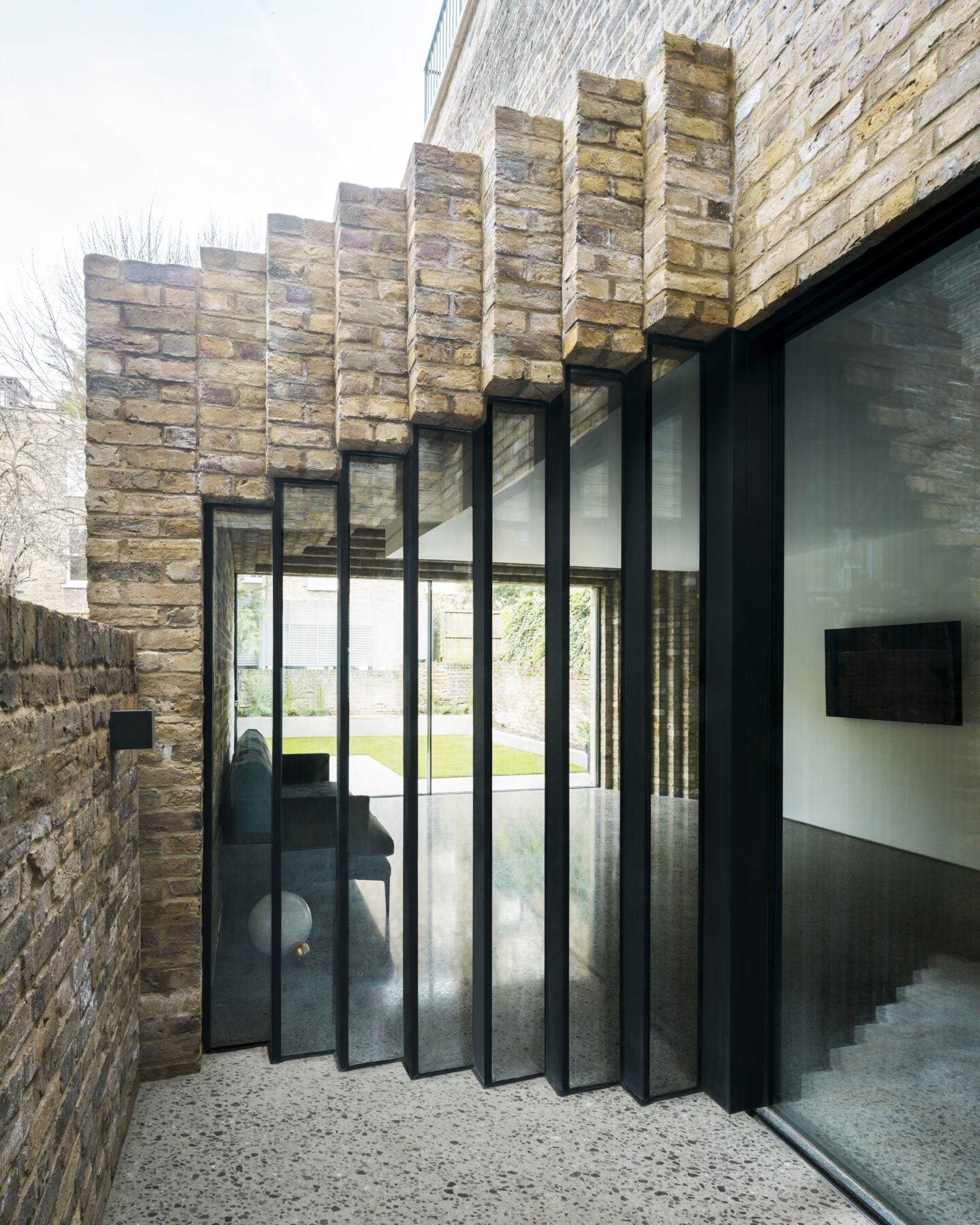 Archisearch Step House in North London, UK | Bureau de Change