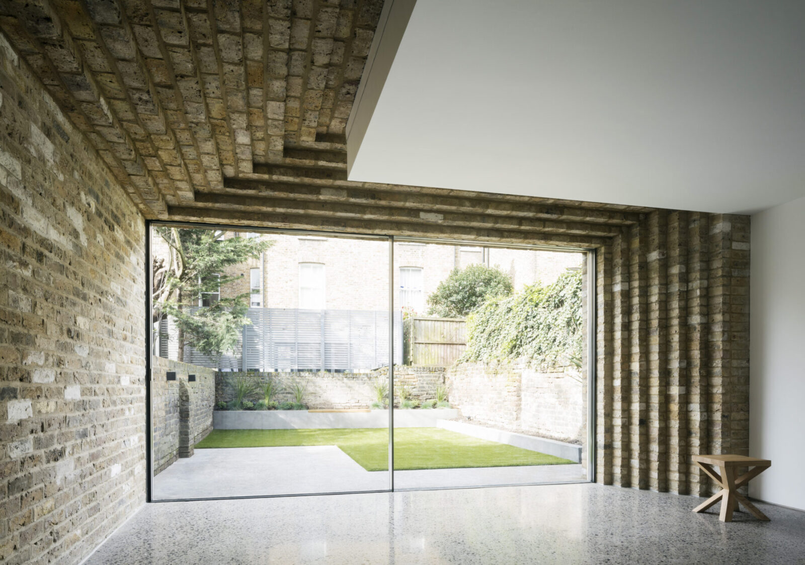 Archisearch Step House in North London, UK | Bureau de Change