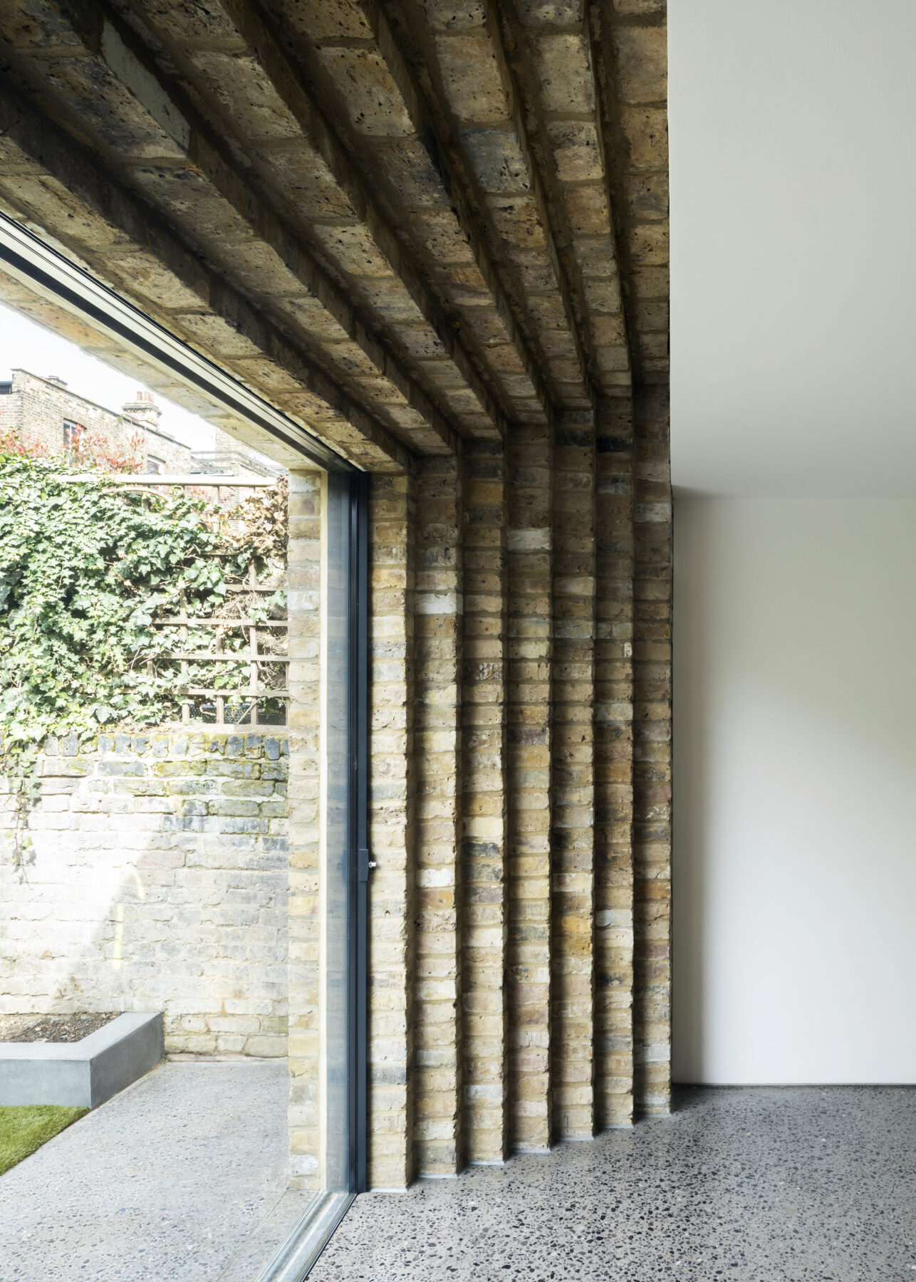 Archisearch Step House in North London, UK | Bureau de Change