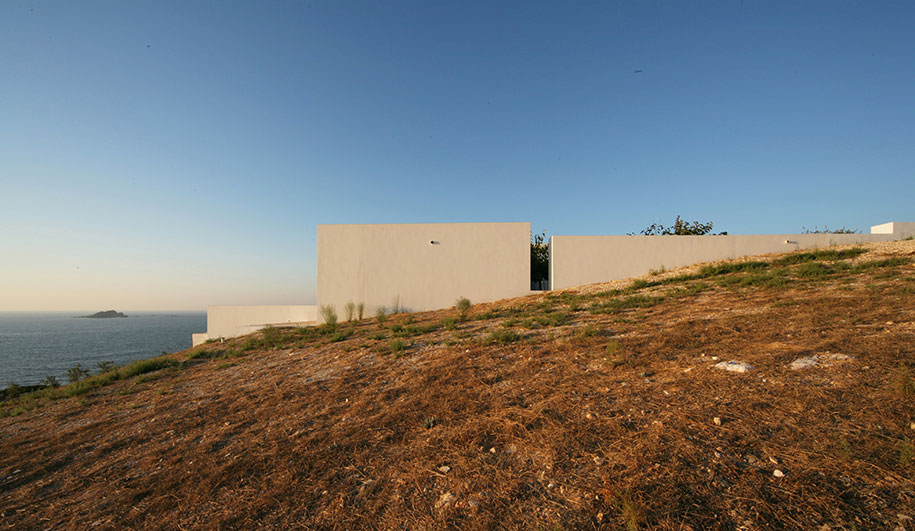 REACT, featured, architects, Deliyianni, Spiridonos, practice, works, office, architecture, edge, korakia, paros, handelis