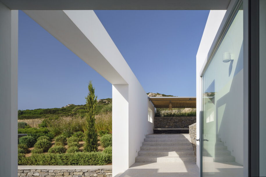 Archisearch THE GAZE residence in Langeri, Paros | REACT ARCHITECTS - CHRISTOPHE PINGAUD ARCHITECTURE