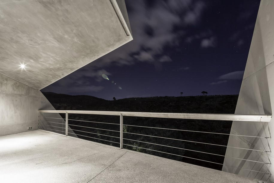Tense Architecture Network, residence, house, TAN, 2011, greek architects, Greece, Kallitechnoupoli, concrete, cut