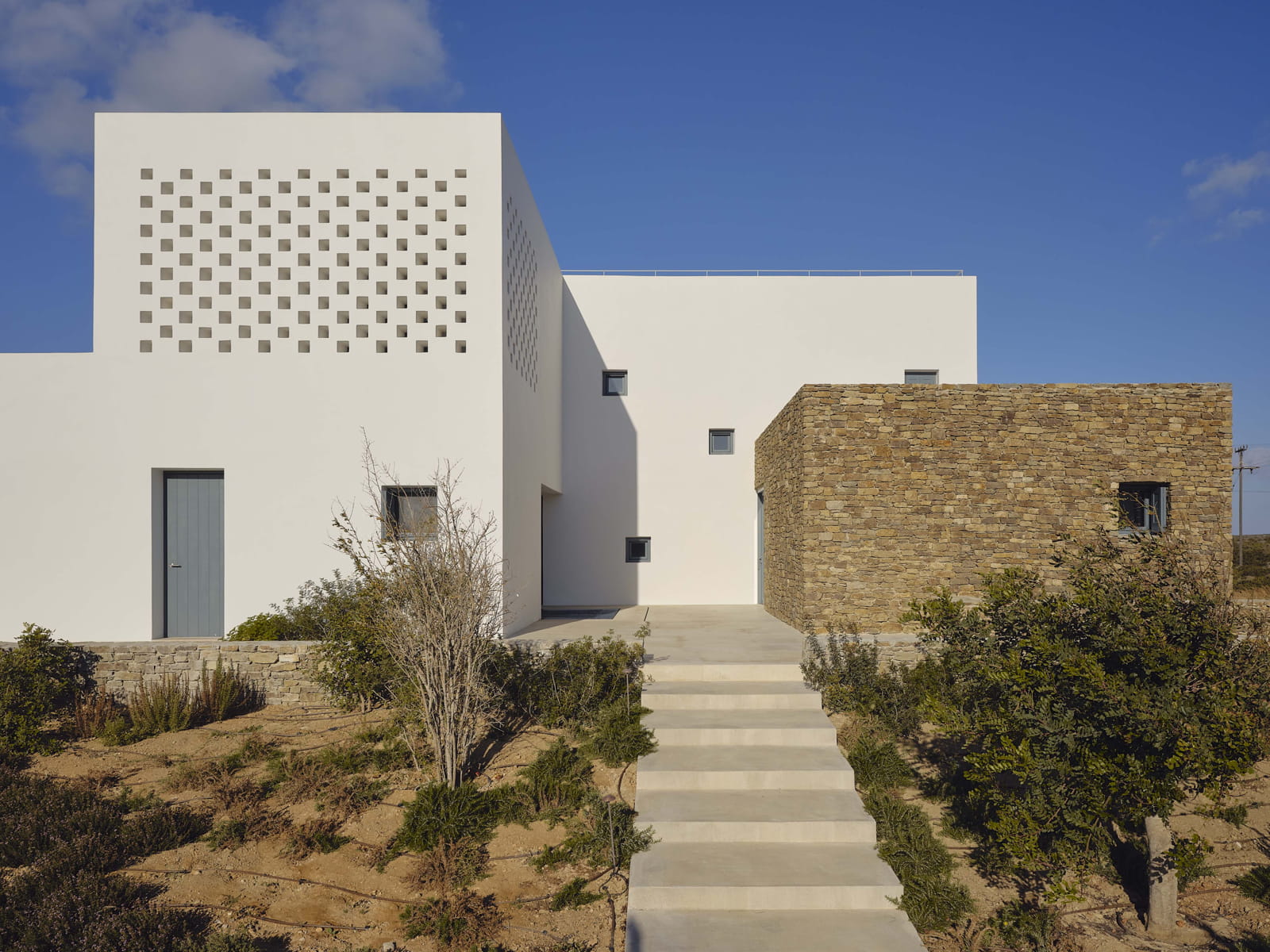 Archisearch Το γραφείο ARP κέρδισε Έπαινο για την κατοικία Tetris House στην Αντίπαρο στα GRAIL Awards 2026.