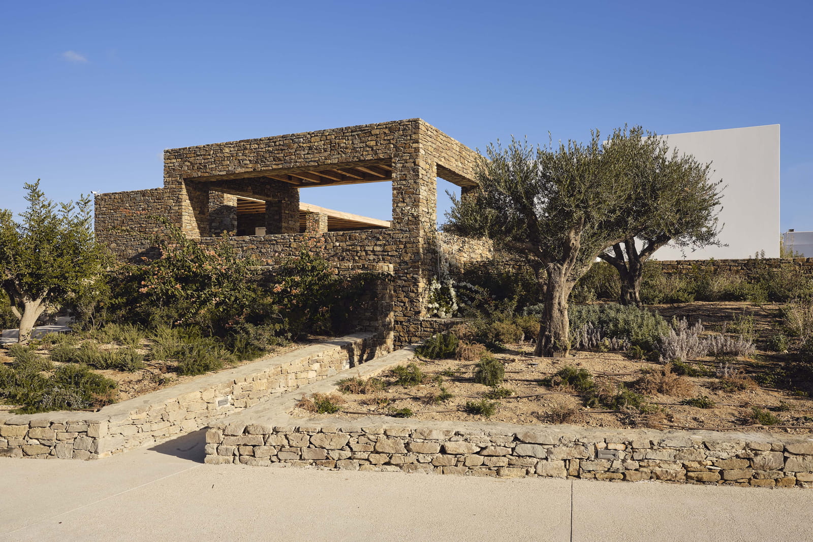 Archisearch Το γραφείο ARP κέρδισε Έπαινο για την κατοικία Tetris House στην Αντίπαρο στα GRAIL Awards 2026.