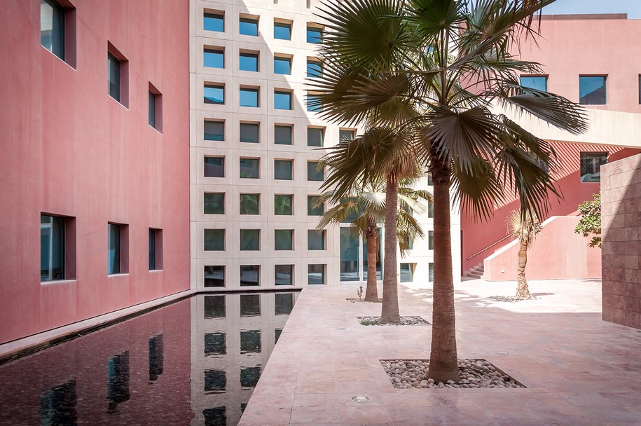 Texas A&M Engineering College, Qatar, Legorreta + Legorreta Architects, PYGMALION KARATZAS, 2007, photography