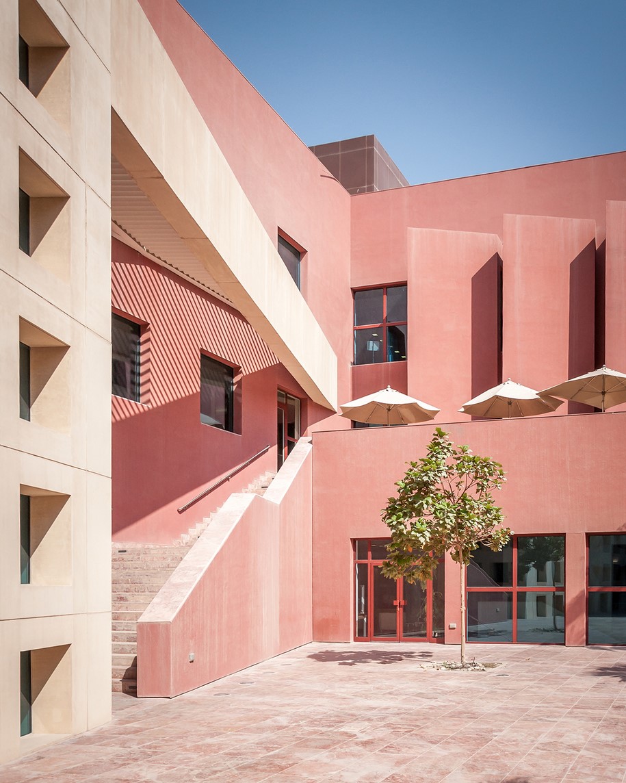 Texas A&M Engineering College, Qatar, Legorreta + Legorreta Architects, PYGMALION KARATZAS, 2007, photography