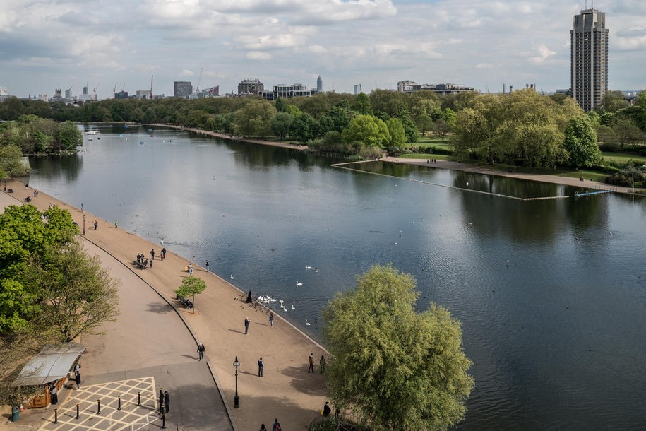 Christo, Christo and Jeanne-Claude, The London Mastaba, sculpture , art, London, UK, Hyde Park, Serpentine Lake