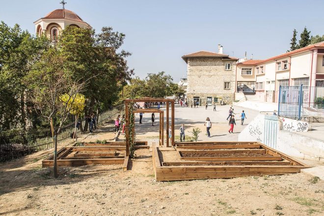 Archisearch - AUTh students, Elpida Giannakou and Danai Tamiolaki, win prize and realize an educational school garden in Thessaloniki