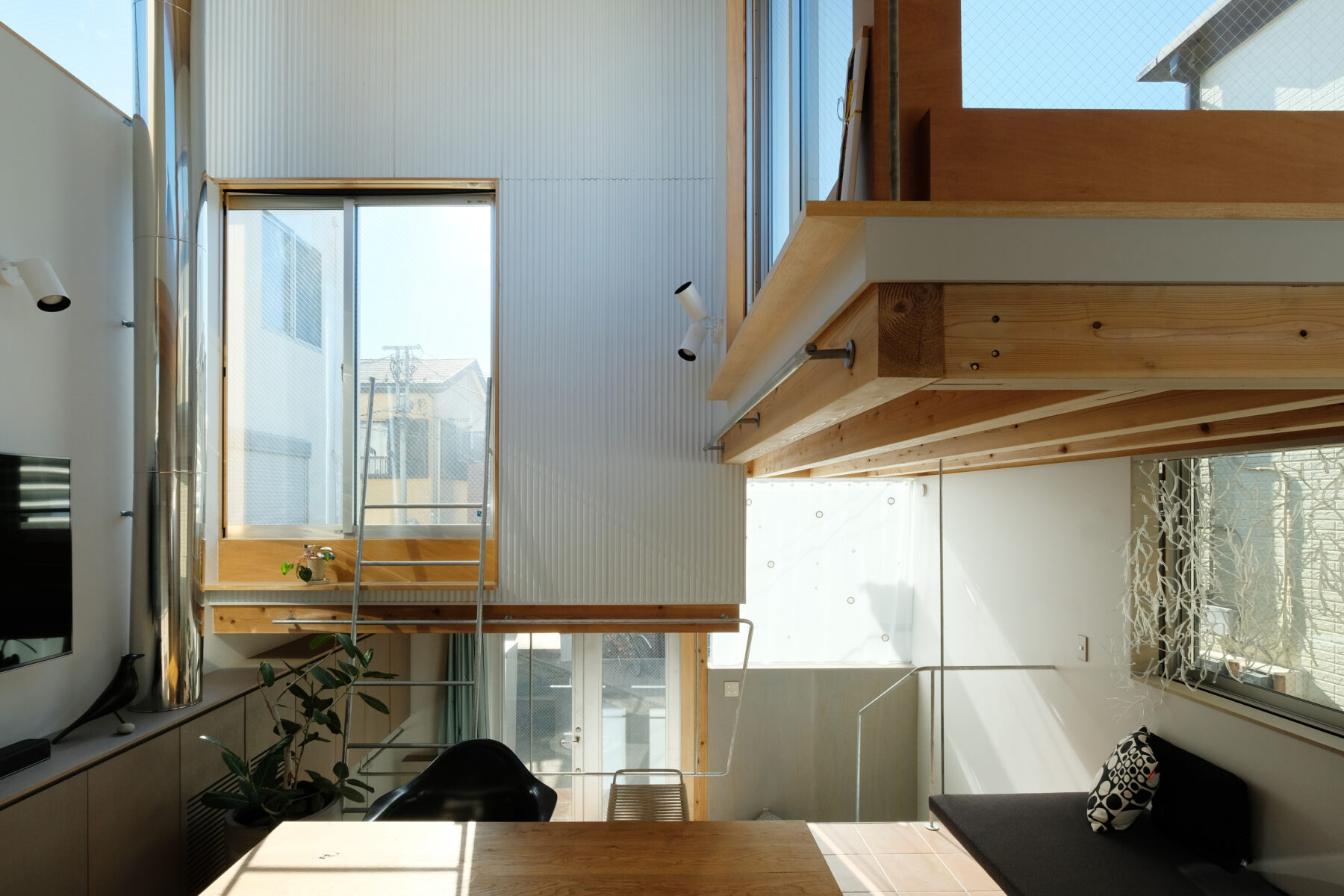 Archisearch UNEMORI ARCHITECTS completes compact House Tokyo with footprint of 26m2