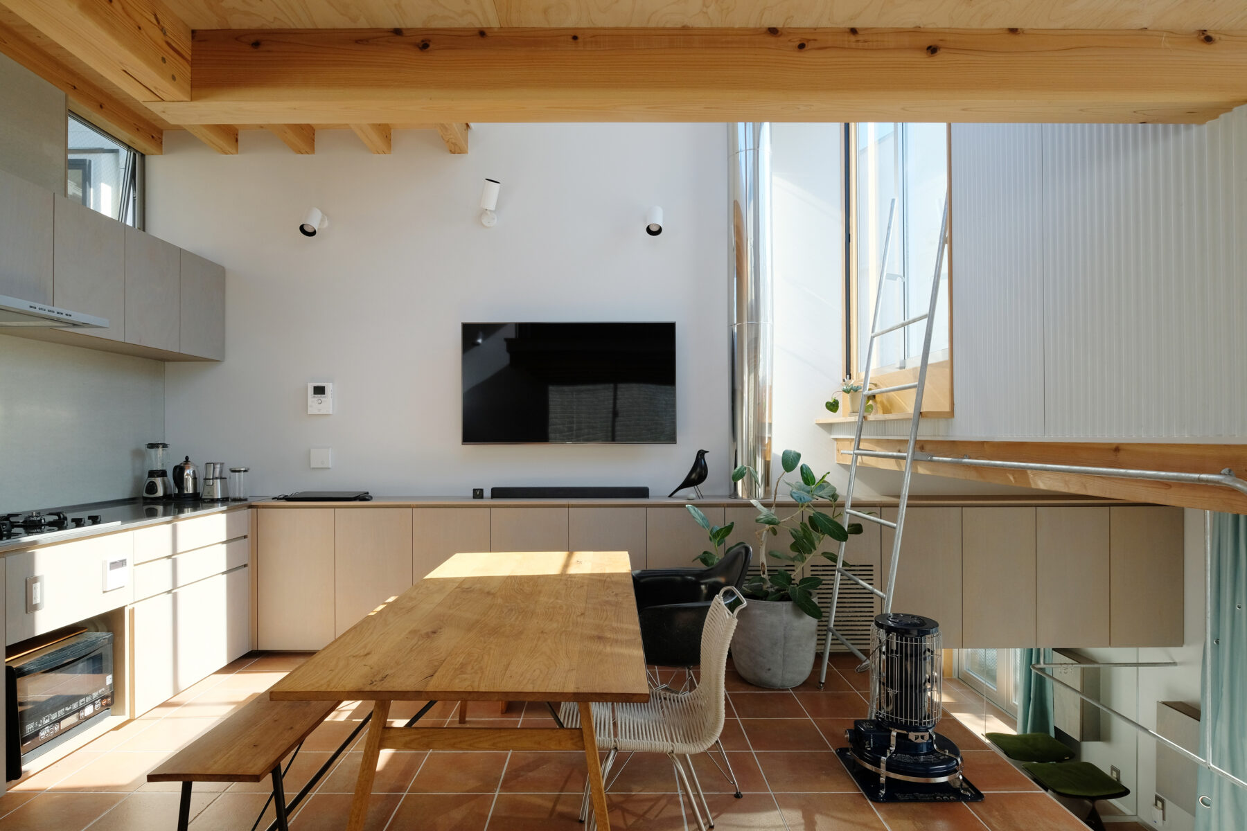 Archisearch UNEMORI ARCHITECTS completes compact House Tokyo with footprint of 26m2