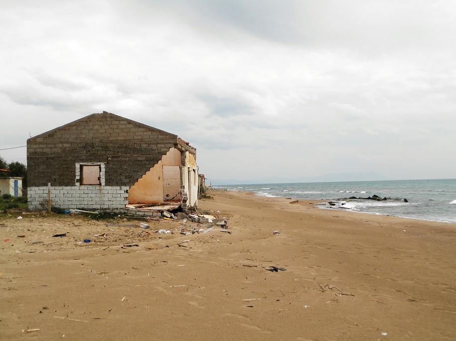 Vassiliki Lianou, Research thesis, 2018, Βασιλική Λιανού, SPIAGGIA, Μετατοπίσεις του βλέμματος στις σχέσεις φυσικού και τεχνητού