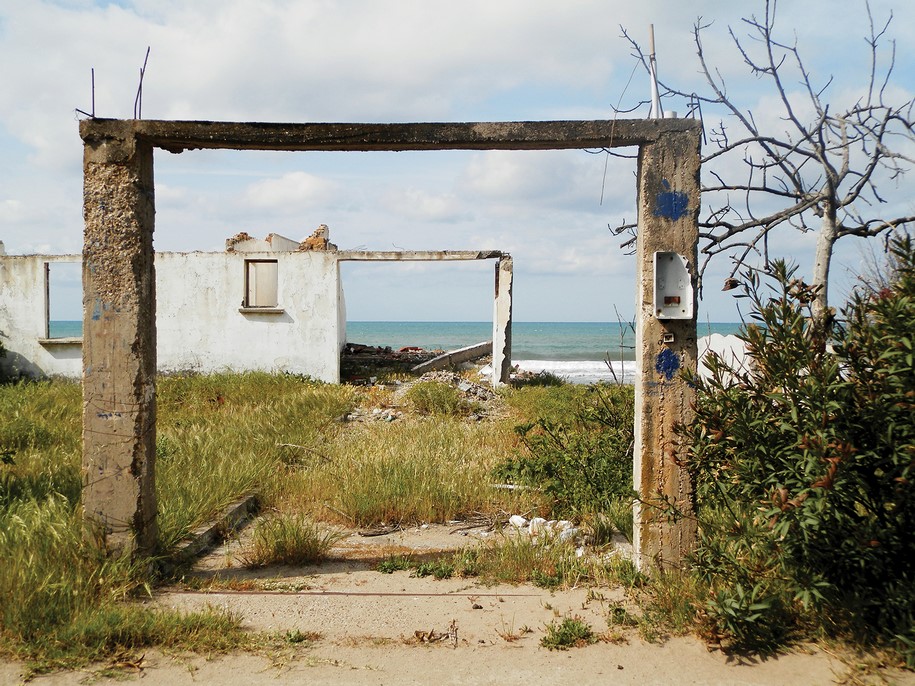 Vassiliki Lianou, Research thesis, 2018, Βασιλική Λιανού, SPIAGGIA, Μετατοπίσεις του βλέμματος στις σχέσεις φυσικού και τεχνητού