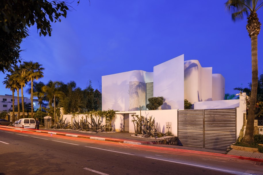 Villa Z, Casablanca, Morocco, curves, Africa, Mohamed Amine Siana, modernism, minimalism, house, home, interiors, contemporary architecture