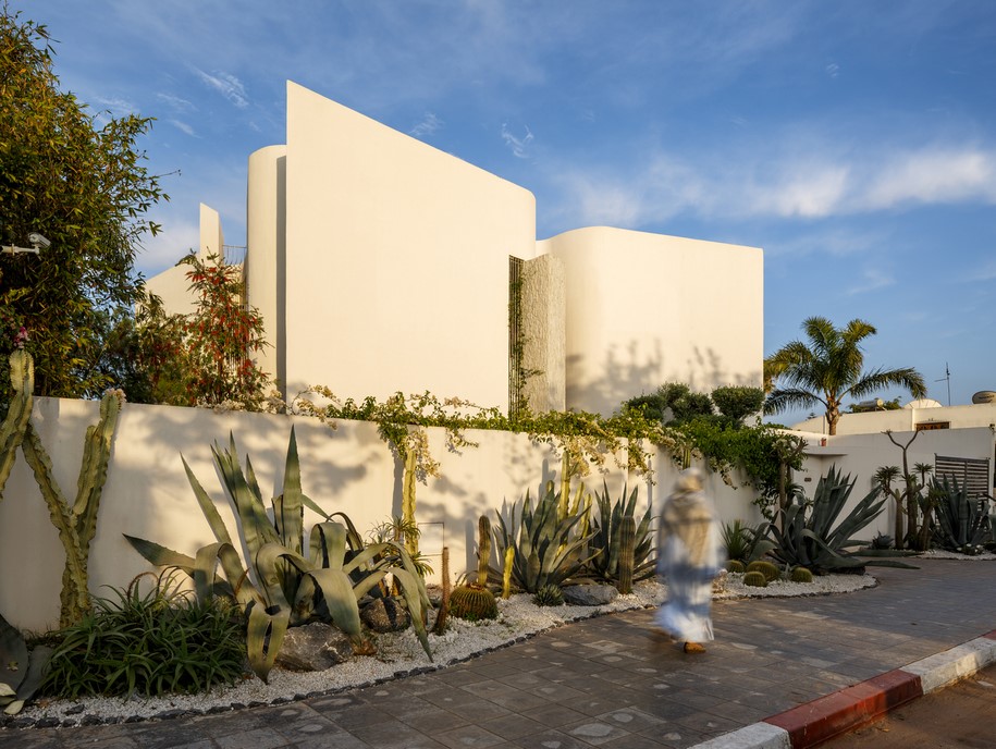 Villa Z, Casablanca, Morocco, curves, Africa, Mohamed Amine Siana, modernism, minimalism, house, home, interiors, contemporary architecture