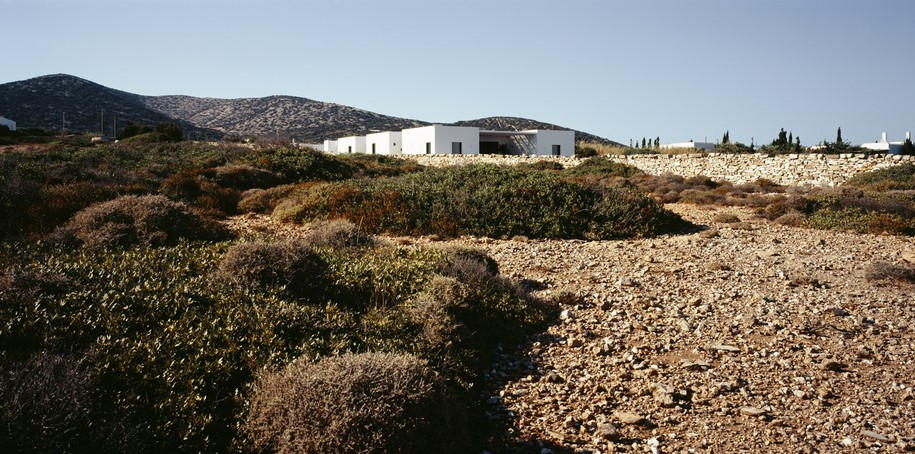 Archisearch Vois Architects reach for the horizon with a residence in Antiparos, Greece