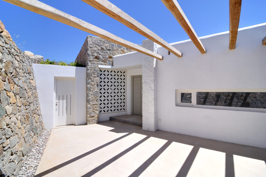 Archisearch White Spirit: a Cycladic country house by Sinas Architects