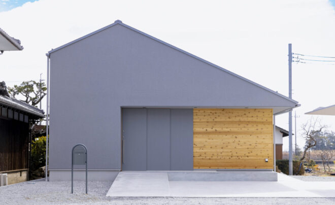 Archisearch - Yoshikawa House - A house with an earthen floor as a pathway by Alts Design Office.