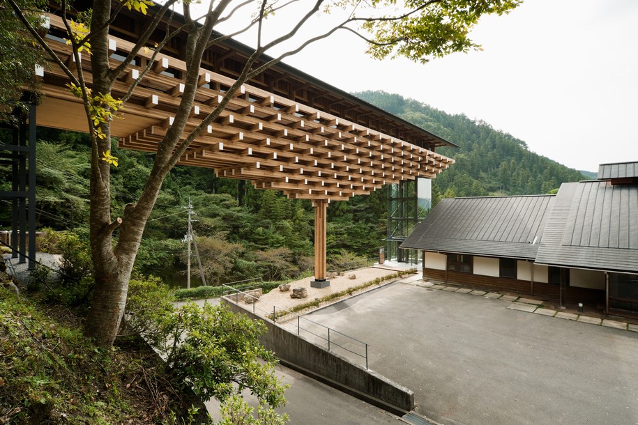 KENGO KUMA & ASSOCIATES, Yusuhara Wooden Bridge Museum, traditional, wood, contemporary, bridge