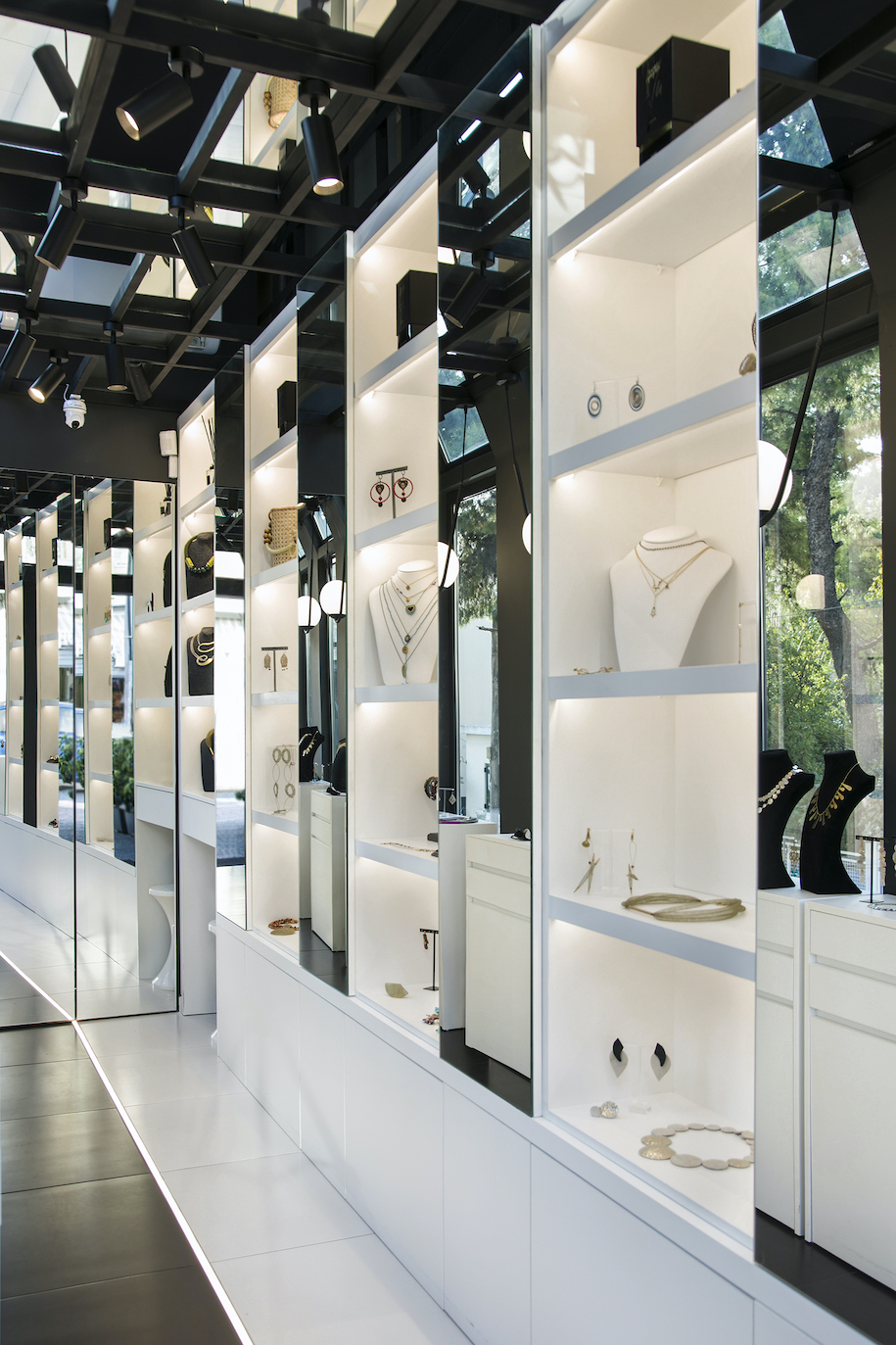 Archisearch Jewelry store in Kifissia by EC interiors