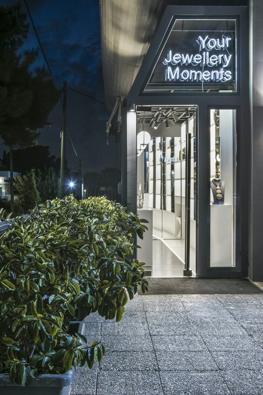 Archisearch Jewelry store in Kifissia by EC interiors