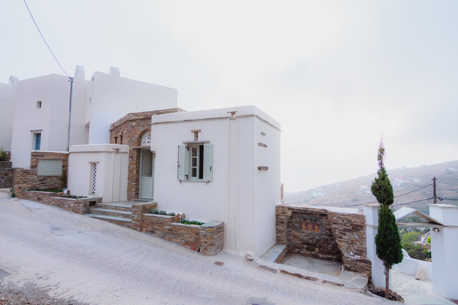 Archisearch Acanthus is a holiday detached residence in Tinos in the traditional settlement of Triantaros | Creative Architects