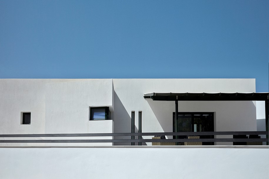 Archisearch Summer house in Chios Island by Amalgama-Architects
