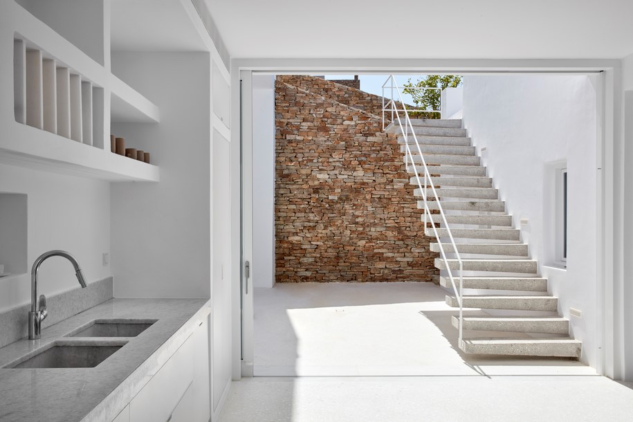 Archisearch ARP architects completed APS House in Antiparos, Greece