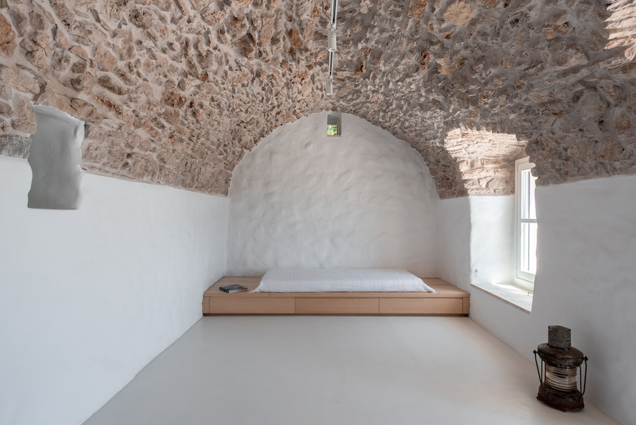 Archisearch Renovation of the monolithic Aroni Farmhouse by RCTECH