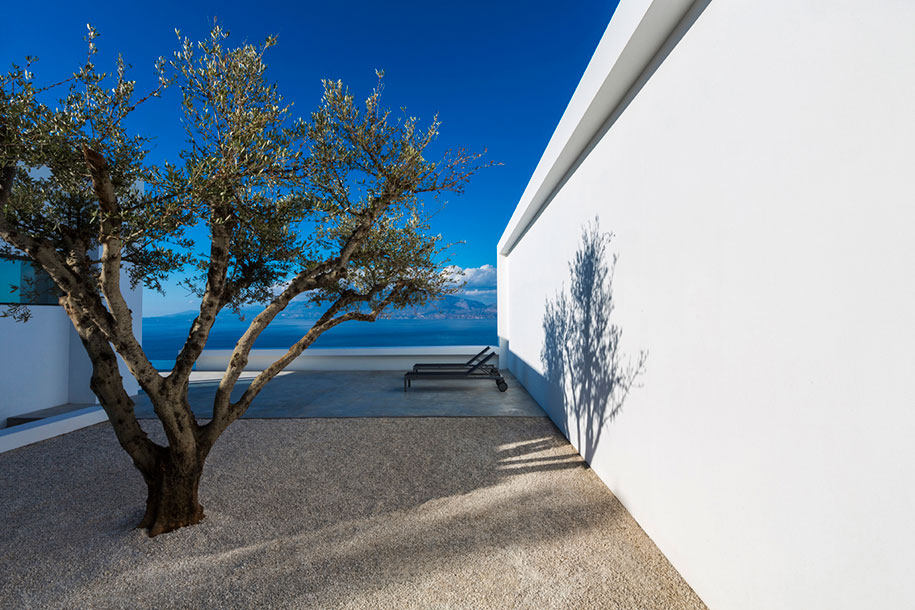 blue, island, Zakynthos, silver, house, olivier, dwek, klein, vernacular, bioclimatic, traditional, cycladic, Serge, Anton