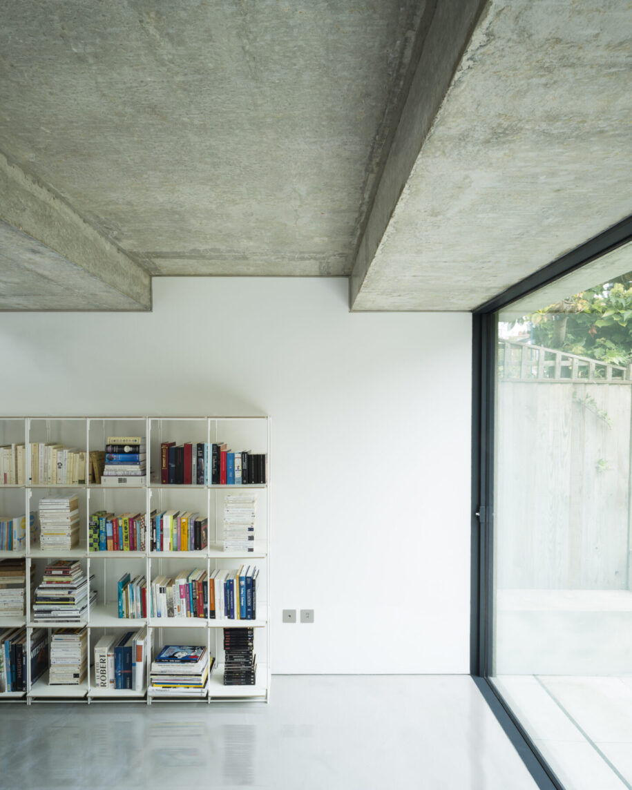 Archisearch Slab House | Bureau de Change