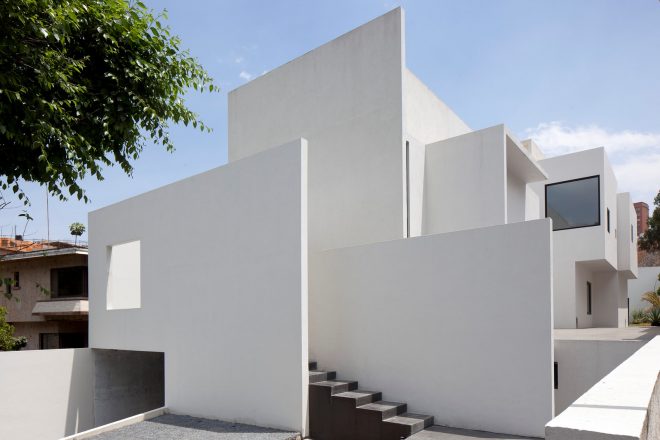 Archisearch - AR HOUSE  |  LUCIO MUNIAIN et al