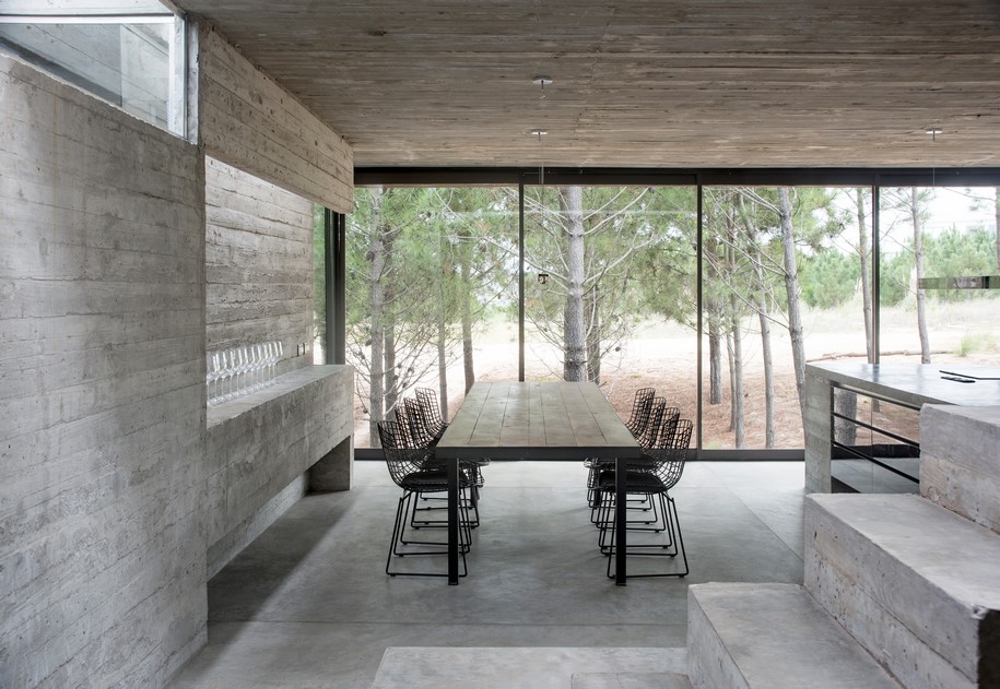 Luciano Kruk, casa L4, L4 house, residence, Costa Esmeralda, Buenos Aires, 2015, concrete, pool