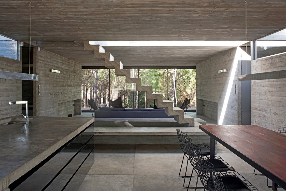 Luciano Kruk, casa L4, L4 house, residence, Costa Esmeralda, Buenos Aires, 2015, concrete, pool